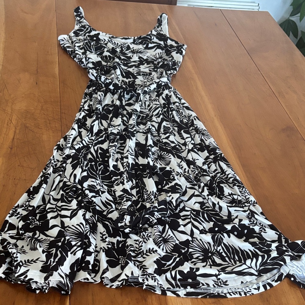 Ann Taylor Black and White Floral Midi Dress